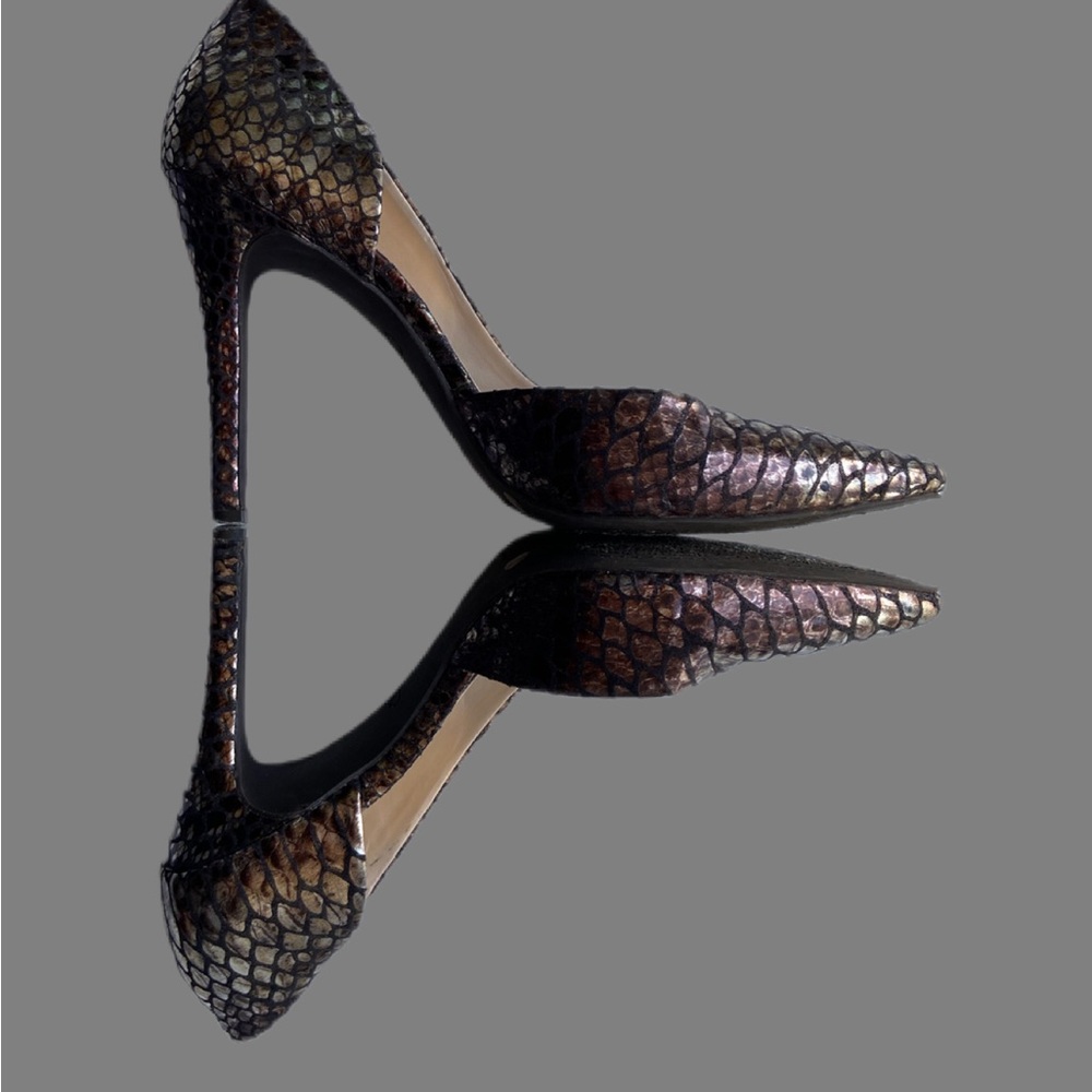 JESSICA SIMPSON Textured Black and Brown Heels